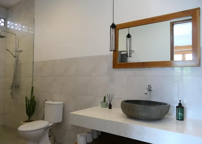 Omaira Satu, Entire - Private Pool