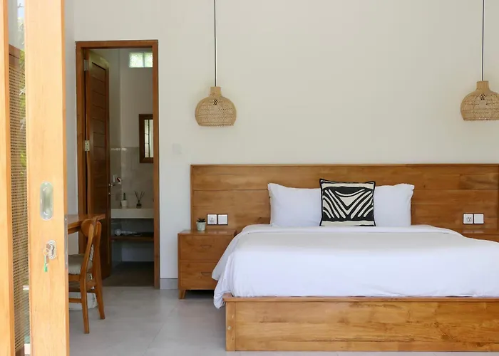 Omaira Satu, Entire - Private Pool